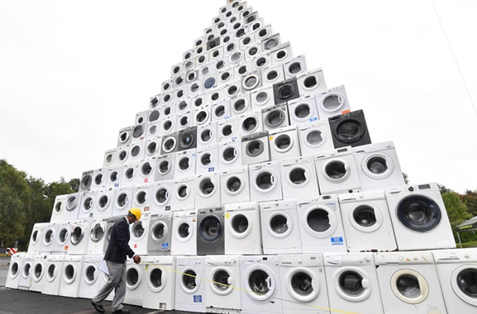 世界一大きい洗濯機のピラミッド　